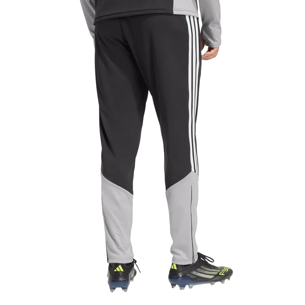 PANTALÓN PASEO JUGADOR ADULTO 26/27