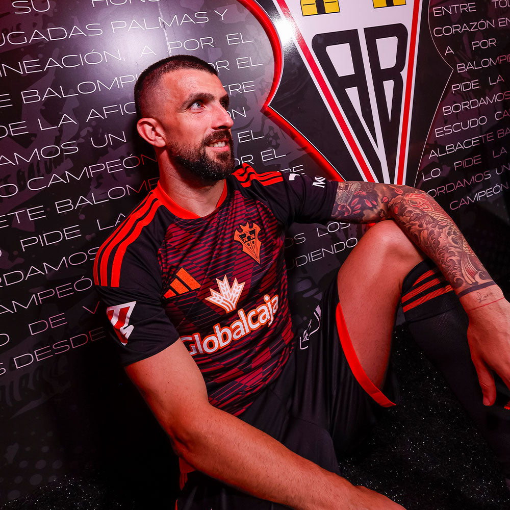 CAMISETA NEGRA ALTERNATIVA JUGADOR ADULTO 26/27